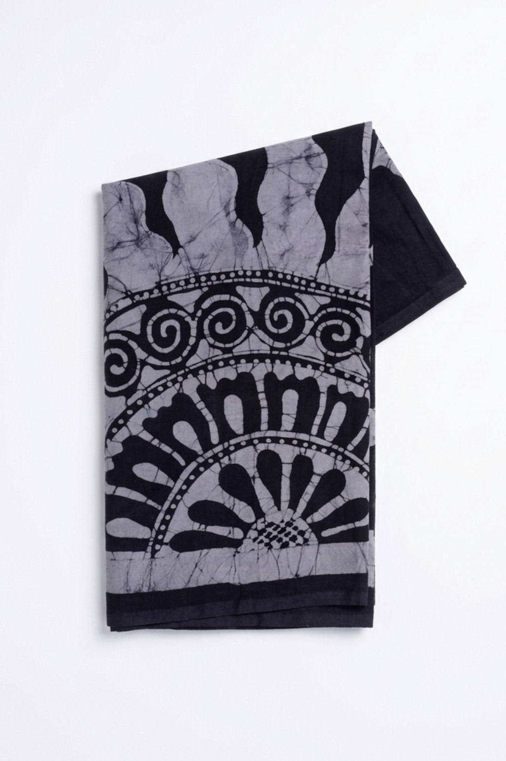 BEETLE SOLARIS BATHIK SARONG - BLACK